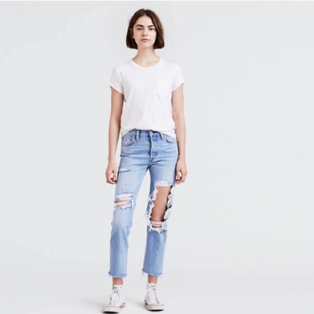 NWT Levi’s 501 Distressed High Rise Jeans